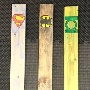 Wooden wall hangings